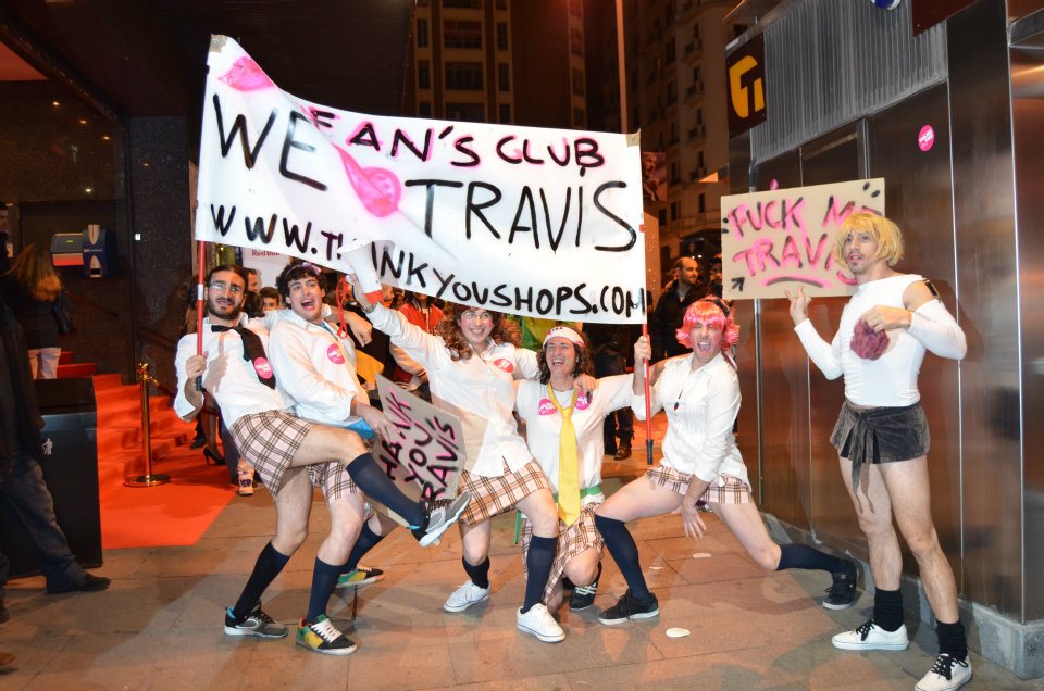 http://www.boardbox.tv/ftp/notifotos/clubfans1.jpg