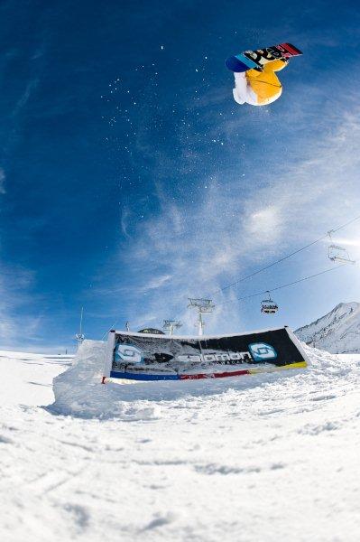 http://www.boardbox.tv/ftp/notifotos/fidelmtv2011.jpg
