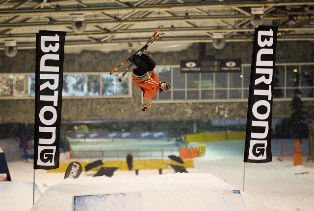 http://www.boardbox.tv/ftp/notifotos/maxvs2.jpg